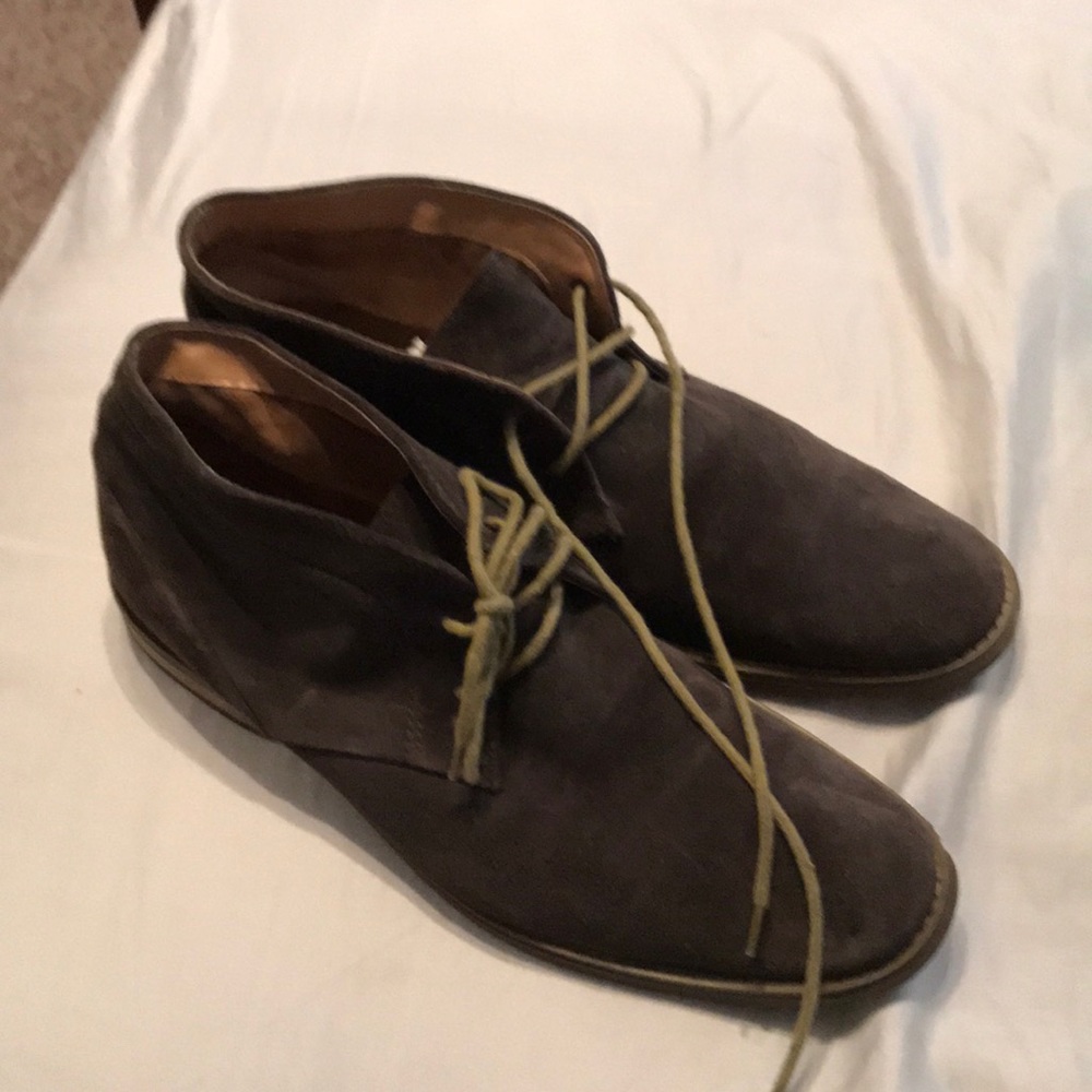 Calvin Klein Men’s Suede Chuka